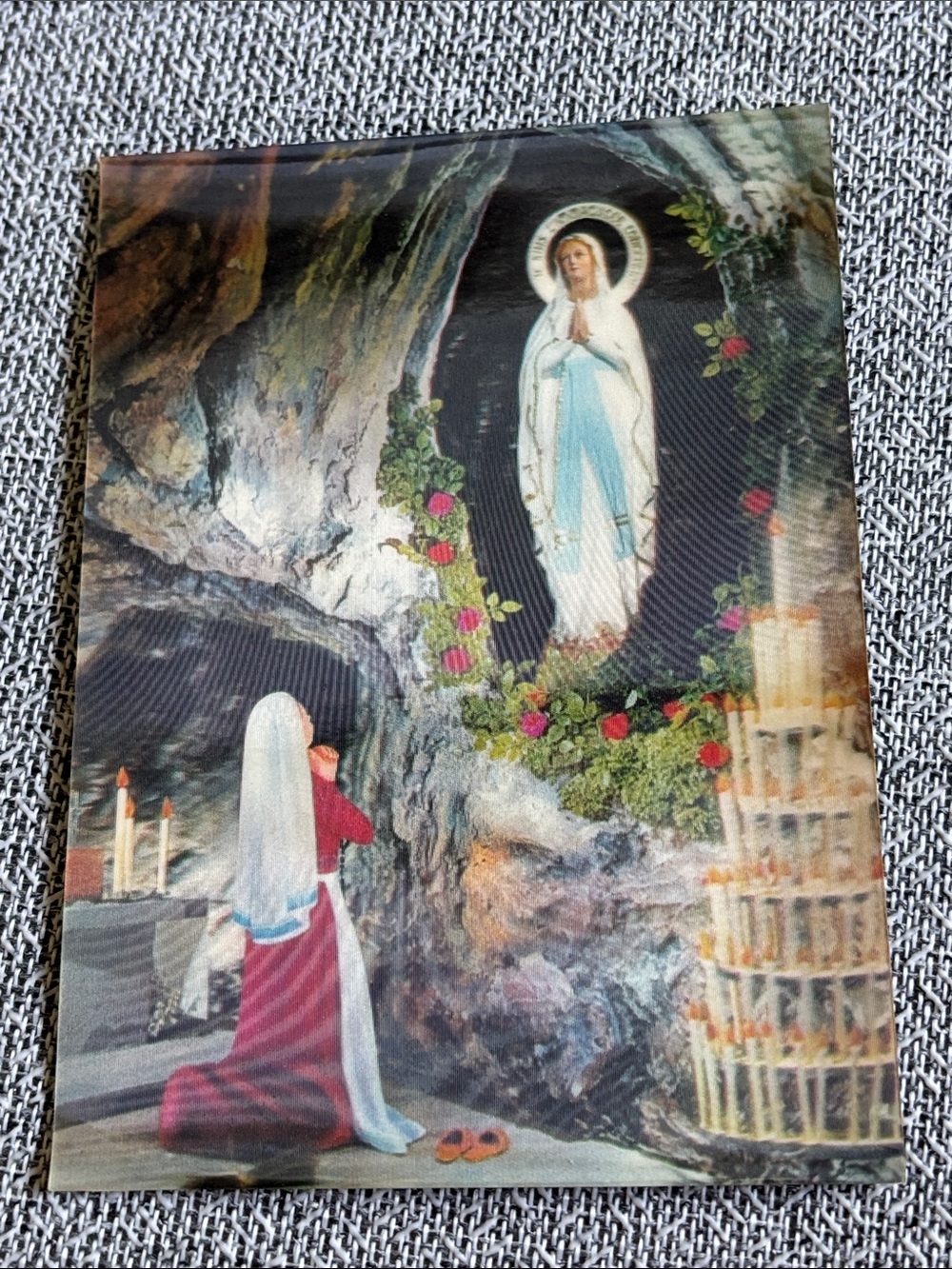Beautiful vintage 1957 Lourdes 3D hologram holy card!
